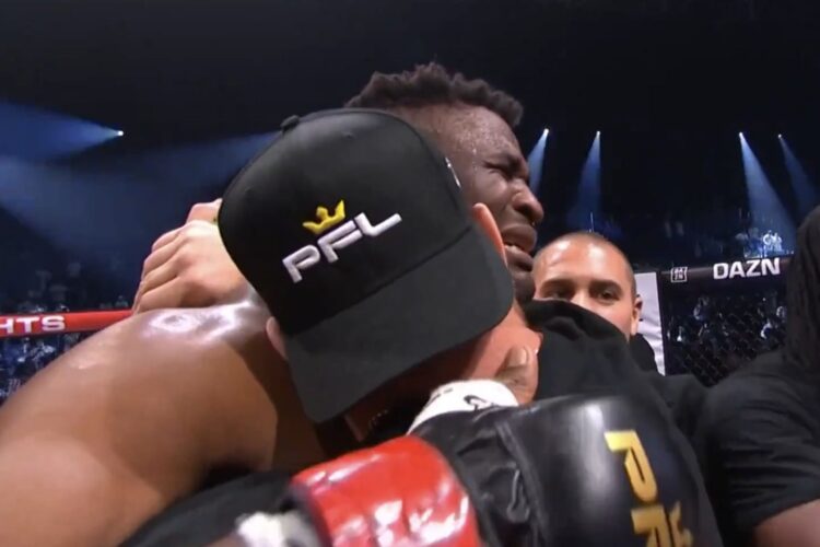 Francis Ngannou brutálisan kivégezte Ferreirát, majd elsírta magát