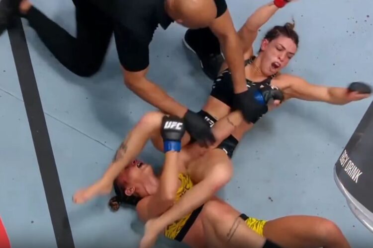 Karfeszítéssel győzte le Amanda Ribast Mackenzie Dern (videó)