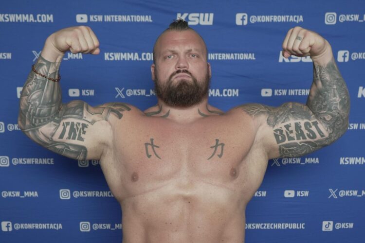 Eddie Hall 151 kilóval mért be, szombaton bunyózik Pudzianowskival