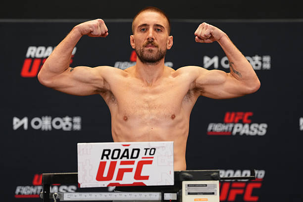 Egy újabb magyar a UFC-ben? Sebastian Szalay első menetes KO-val nyert a Road to UFC-ben
