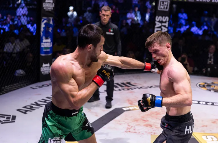 Nem volt könnyű, de Usman Nurmagomedov megint legyőzte Paul Hughes-t