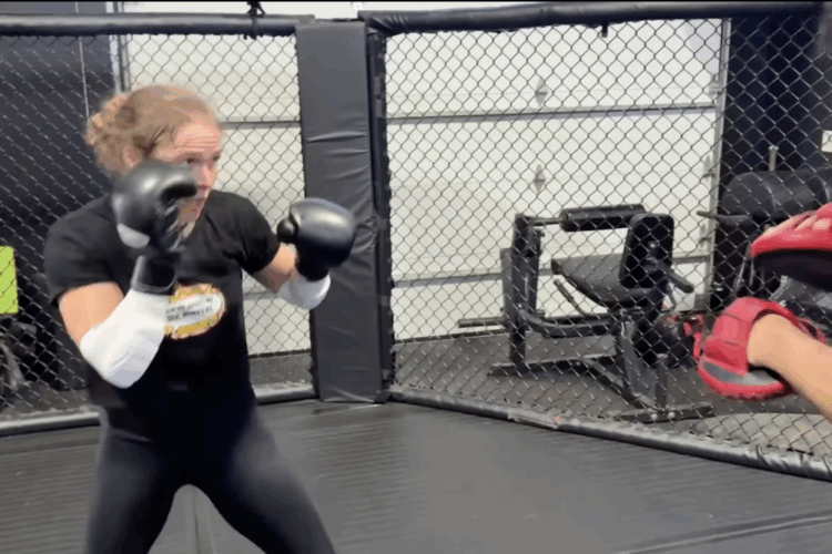 Videó: Ronda Rousey megcsillogtatta a boksztudását