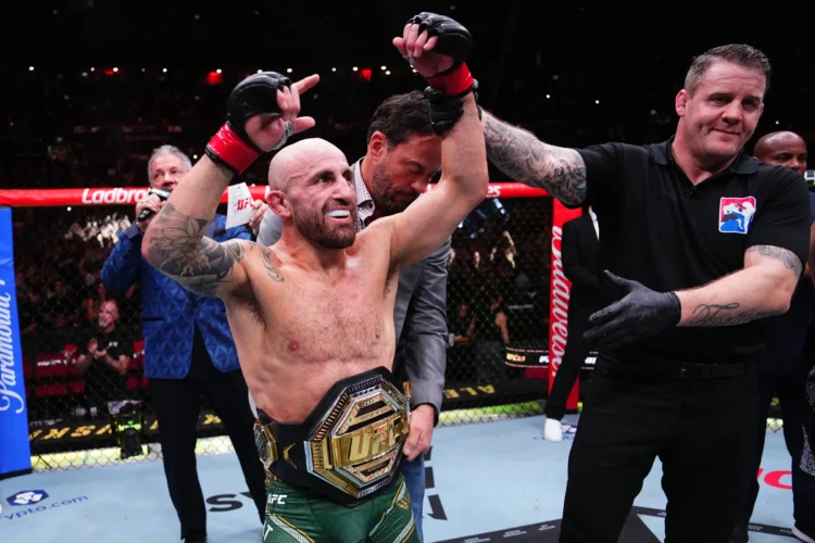 Alexander Volkanovski jócskán felülmúlta Diego Lopest a UFC 325 főmeccsén