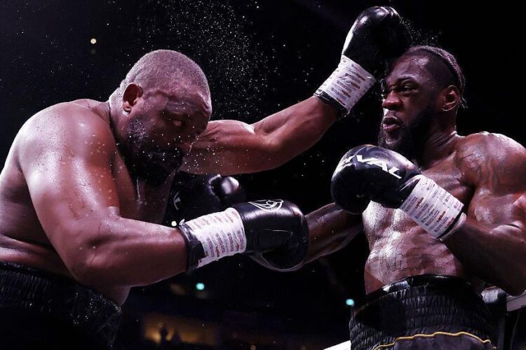 Deontay Wilder legyőzte Derek Chisorát egy őrült, kaotikus meccsen!