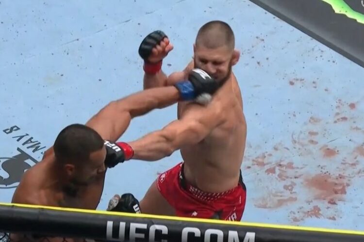 Hihetetlen: Carlos Ulberg kivégezte Jiri Procházkát, FÉL LÁBBAL!