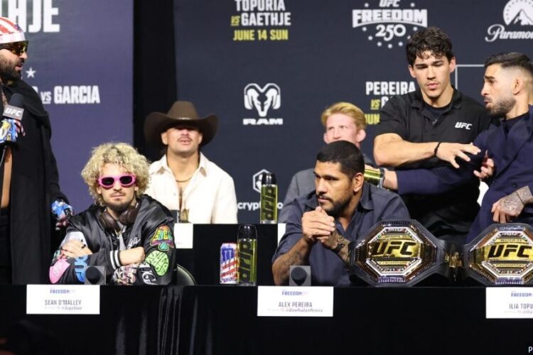 Hokit beszólt Sean O'Malley-nak, amiért jó hazafiként nem állt mellé a UFC Fehér Ház gála sajtótájékoztatóján
