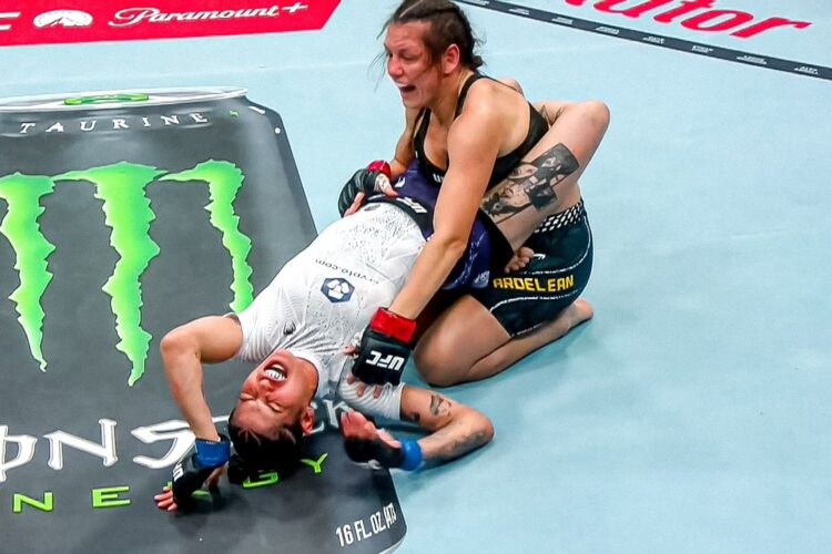 Alice Ardelean a UFC-ben még SOHA nem látott submissiont mutatott be