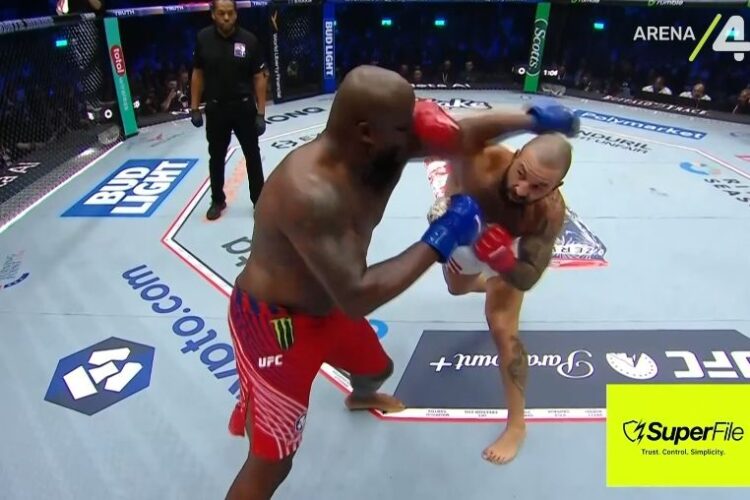 10-0! Josh Hokit kivégezte Derrick Lewist!