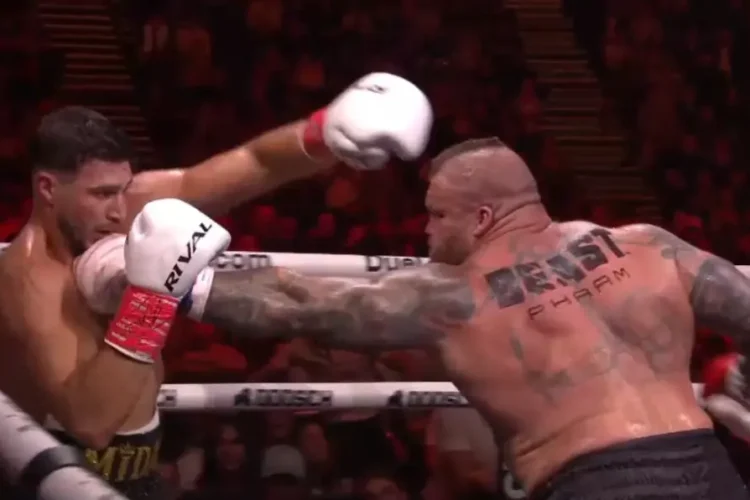 Tommy Fury egyhangú pontozással legyőzte Eddie Hallt