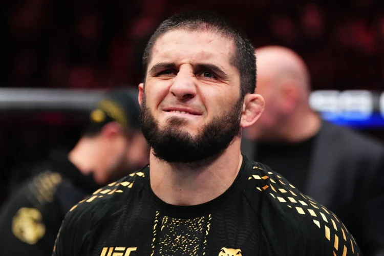 Dana White elmagyarázta, miért lesz ideiglenes váltósúlyú címmeccs, miközben Islam Makhachev a bajnok